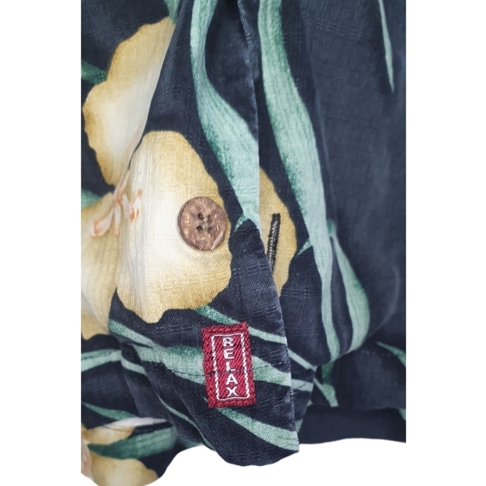 TOMMY BAHAMA 100% Silk Soft Button Up Shirt Black With Floral Pattern Men Size L - Picture 3 of 9